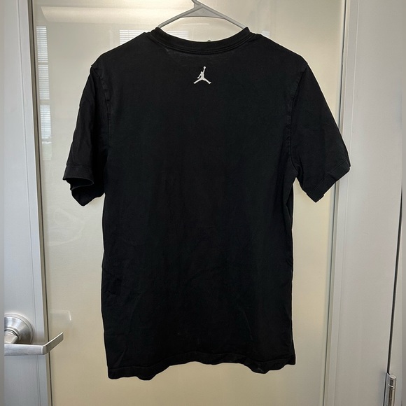 Nike Air Jordan Black Flight Essentials T Shirt Size Medium - Picture 2 of 3
